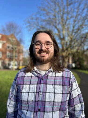 Een foto van SP-lijsttrekker Tijmen van Wijngaarden.